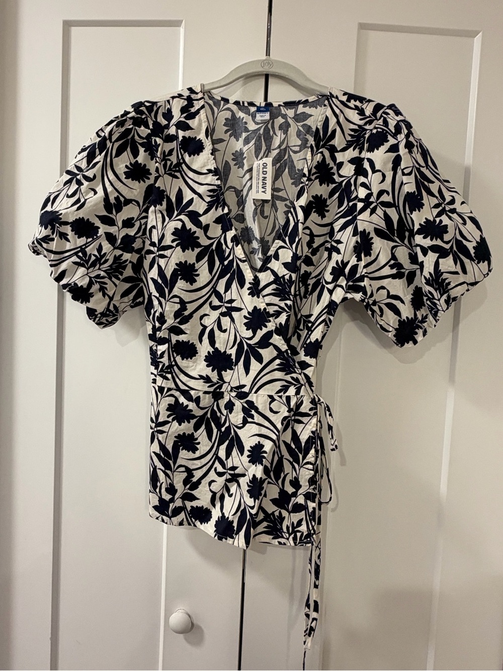 Old Navy Navy Floral Wrap Blouse on White